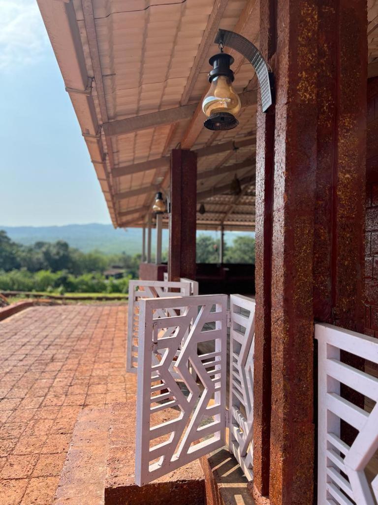 K Hill House Villa Amboli  ภายนอก รูปภาพ