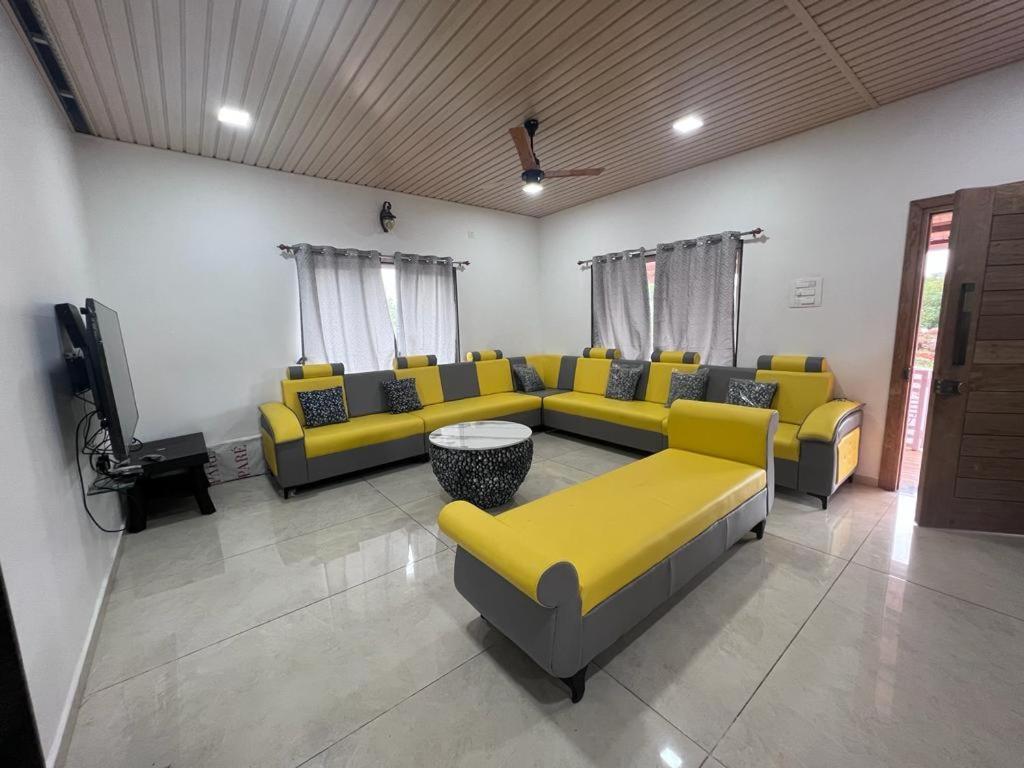 K Hill House Villa Amboli  ภายนอก รูปภาพ